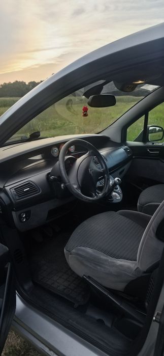 Samochód Citroen C8