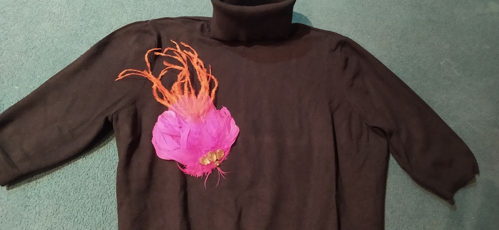 Broszka różowe piórka