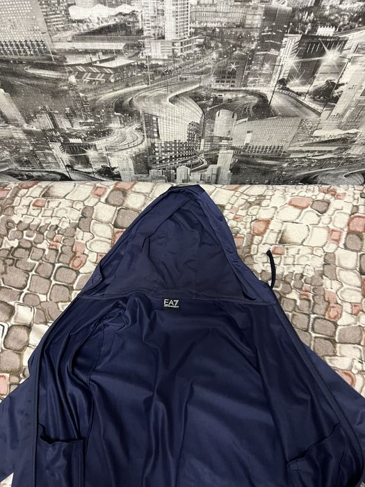 Продам зипку Armani