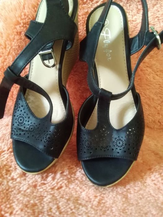 Buty 39/40.    .