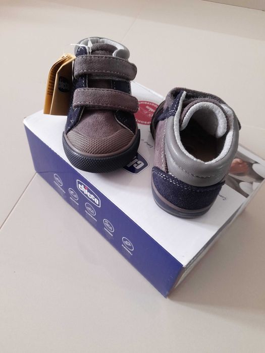 Botinhas chicco NOVAS n 19
