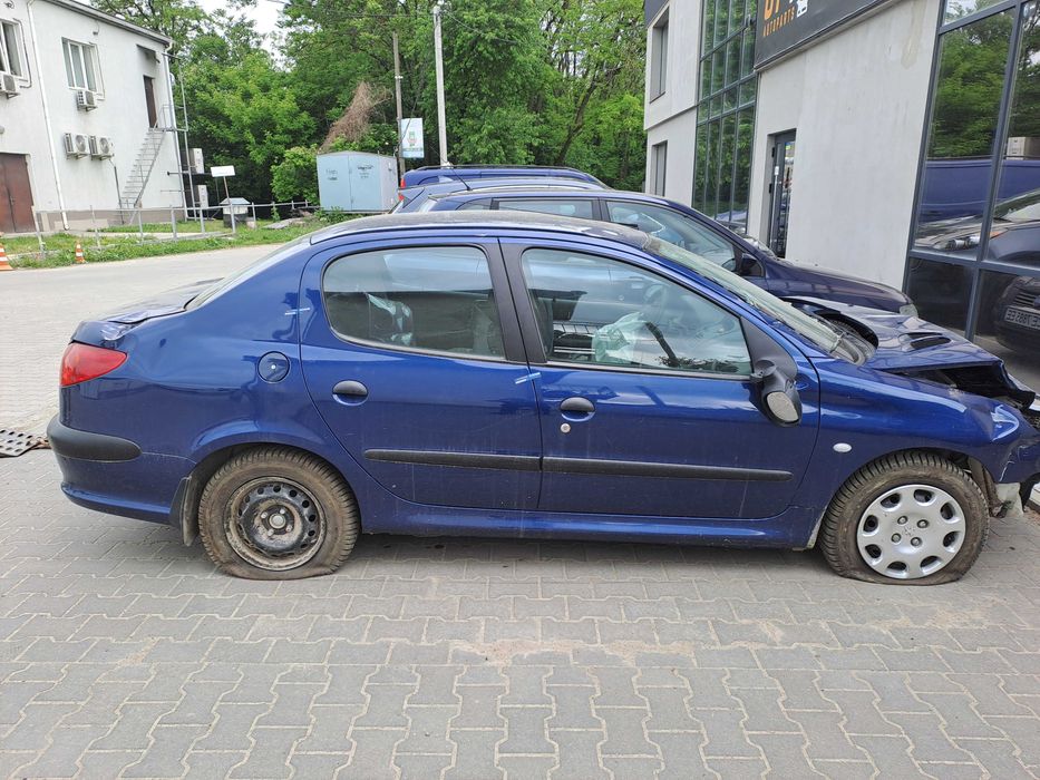 Пежо 206 седан після ДТП