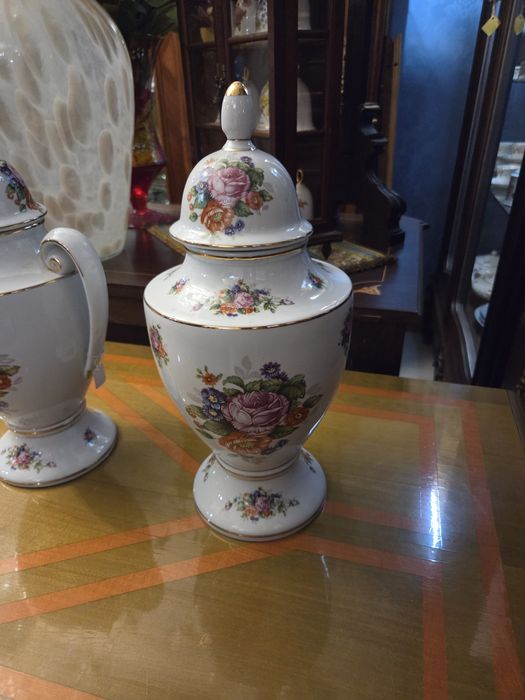 Potes em porcelana