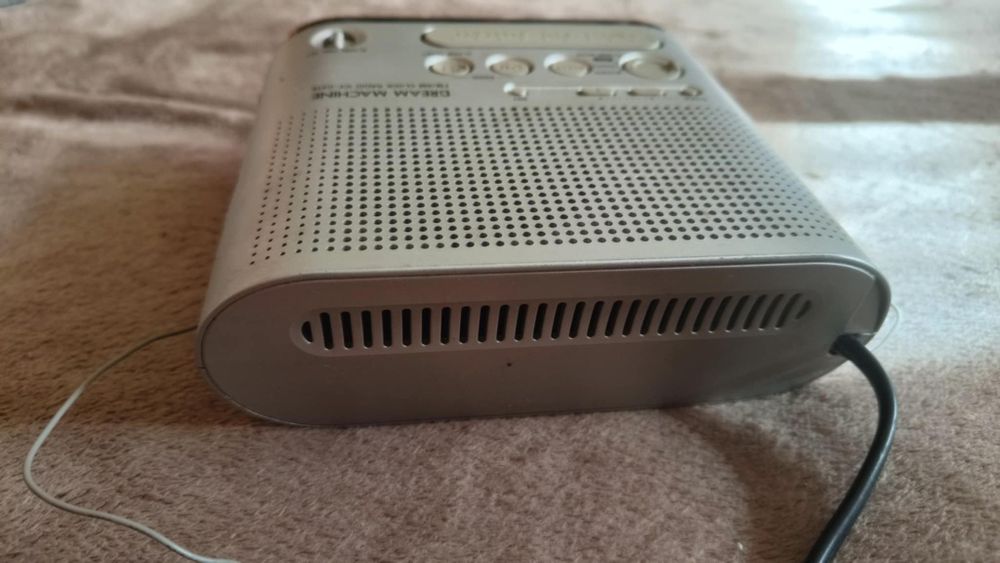 Bardzo głośny radio budzik Sony