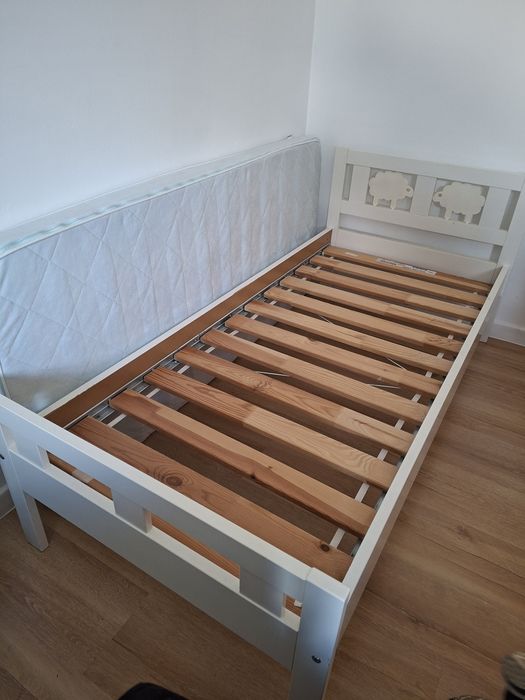 Łóżko Ikea Kritter białe rama i materac Vyssa