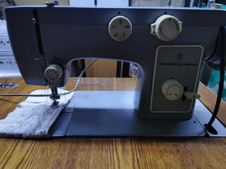 Швейна машина Чайка 142м