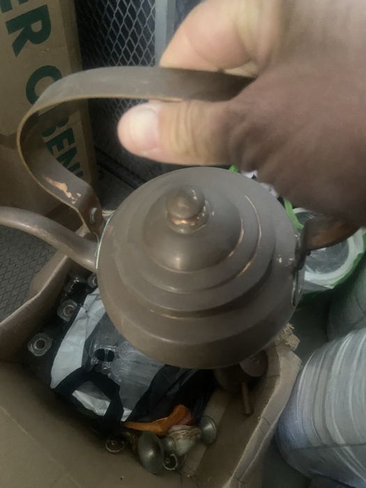 Vendo caixa cheia de louca