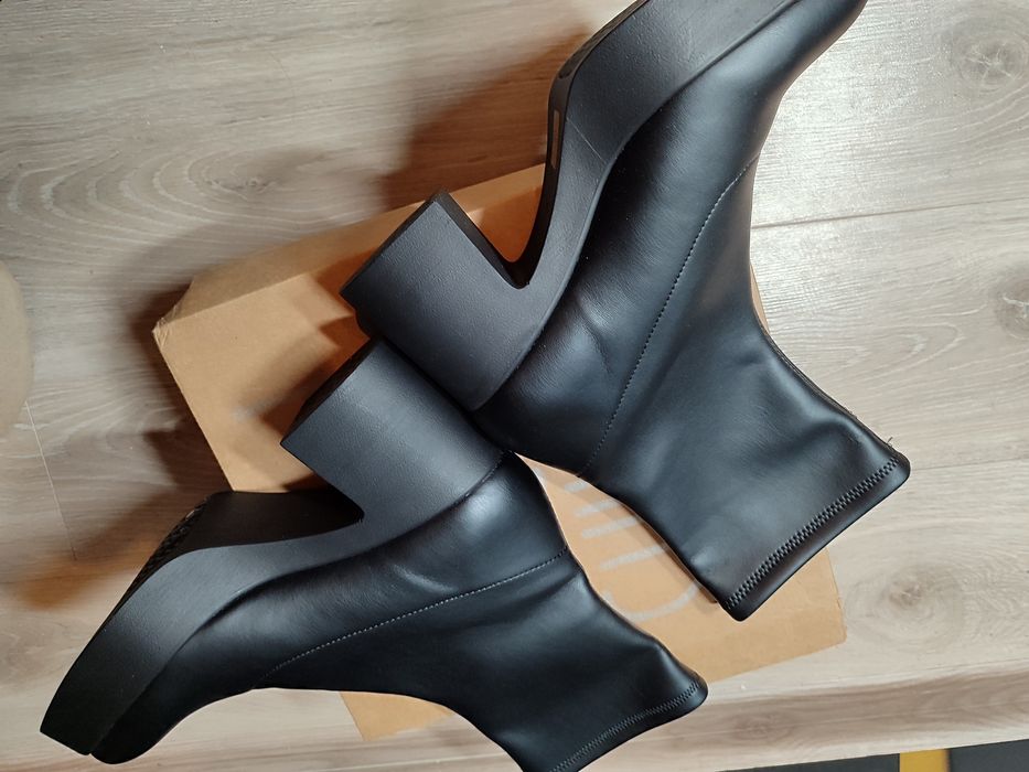 Botki Mis Pepas black