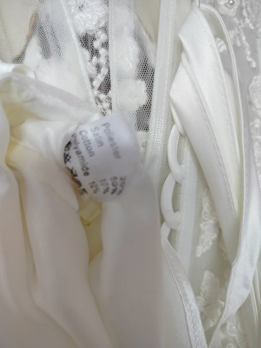 Elegancka suknia slubna