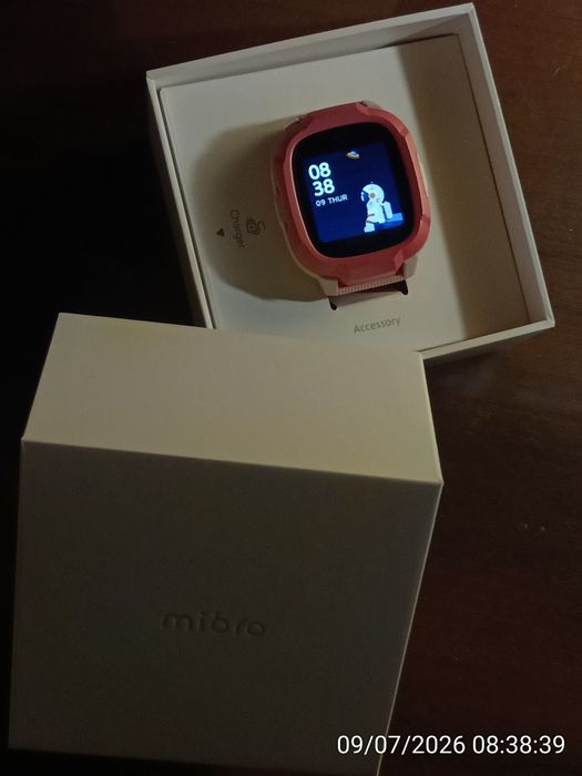 Дитячий годинник-телефон Mibro P6, 1.4", 240x280, GPS, 2MP, 900мА·год, 2АТM, рожевий Официальный