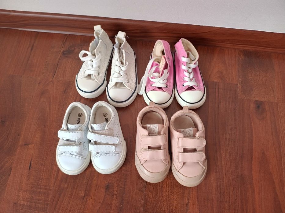 Взуття для дівчинки