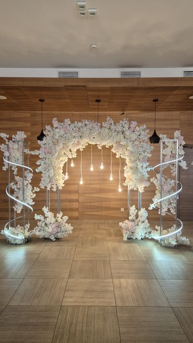 Свадебная арка аренда выездная церемония прокат фотозона