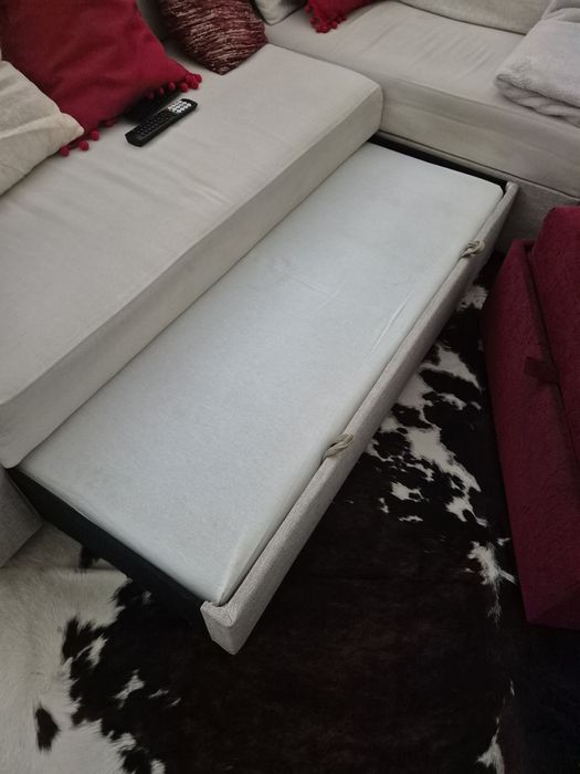 Sofá cama com chaise longue