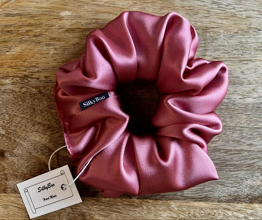 Jedwabna gumka do włosów SilkyBoo scrunchie rozmiar Maxi