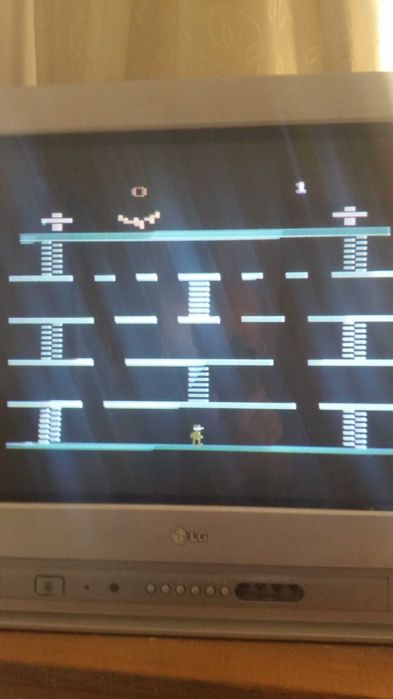 Stara konsola do gier. Joysticki. Wyprzedaz garazowa..