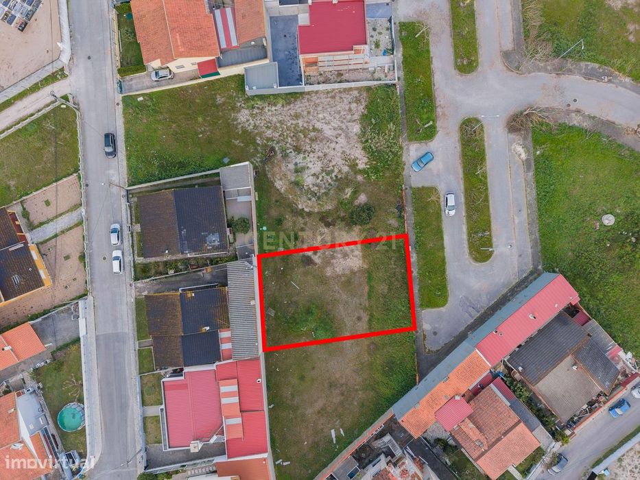 Terreno para Construção em Vieira de Leiria – Oportunidade a Dois Pass