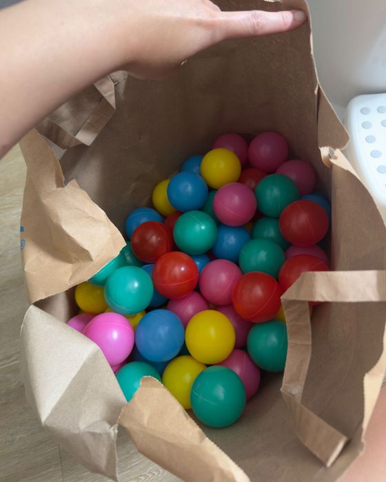 Bolas para banheira / piscina de bolas seca e suporte para banho Tudo por 7€