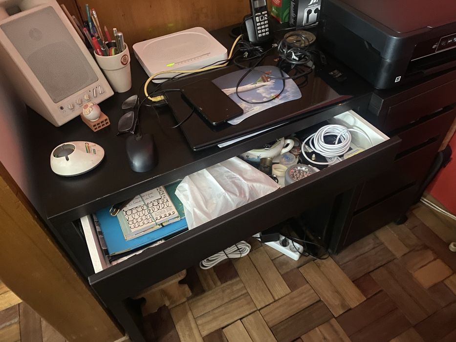 Secretaria de escritorio com modulo de gavetas