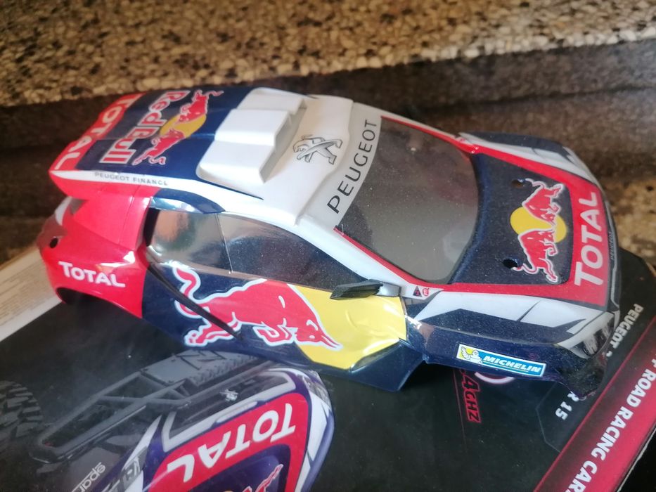 Karoseria red bul 2szt