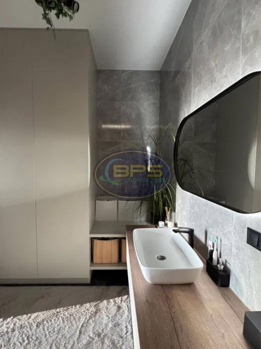 Простора квартира 67 м² у ЖК «Олімпійський» з видом на парк