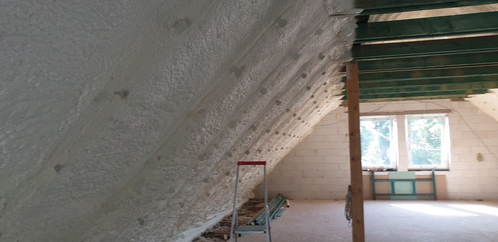 Izolacje Natryskowe pianą,stropy, Ocieplanie piana pur dachy