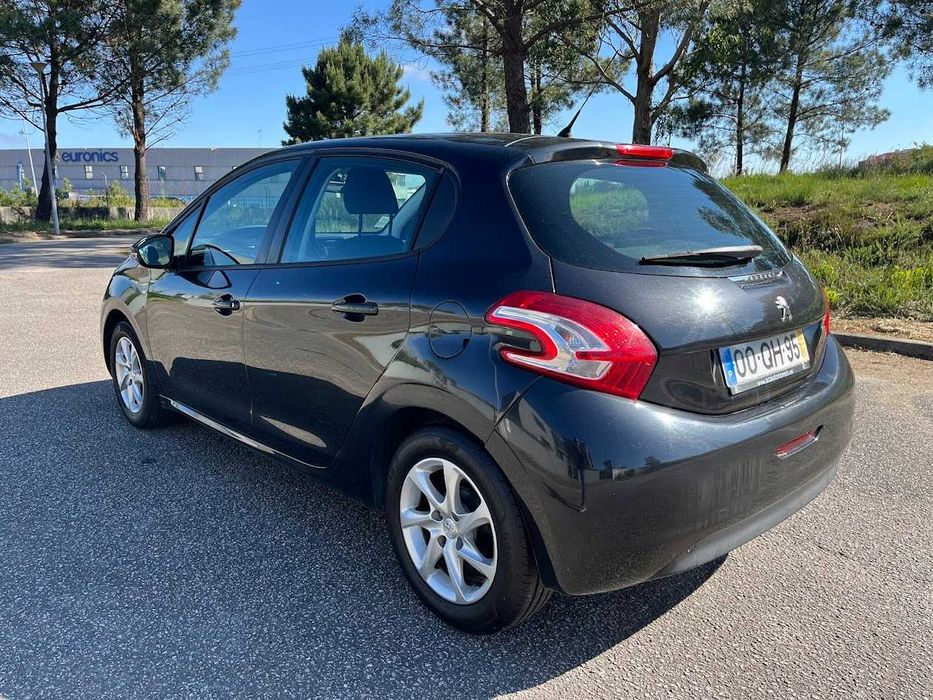 Peugeot 208 1.4 HDI 212 mil klm