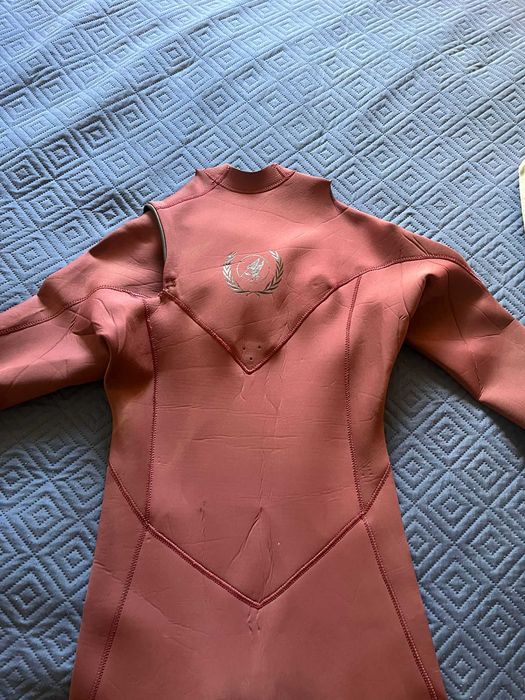 fato surf pouco usado - pouco usado