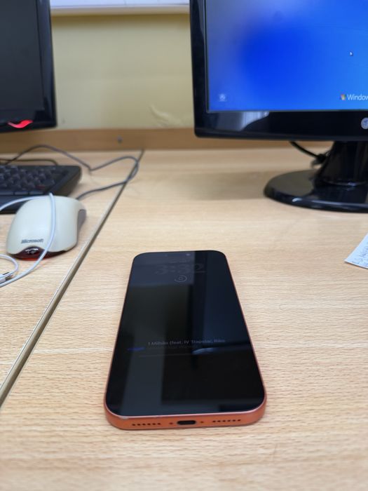 Vendo o meu telefone se queiseres liga pra nos fechar o bisno