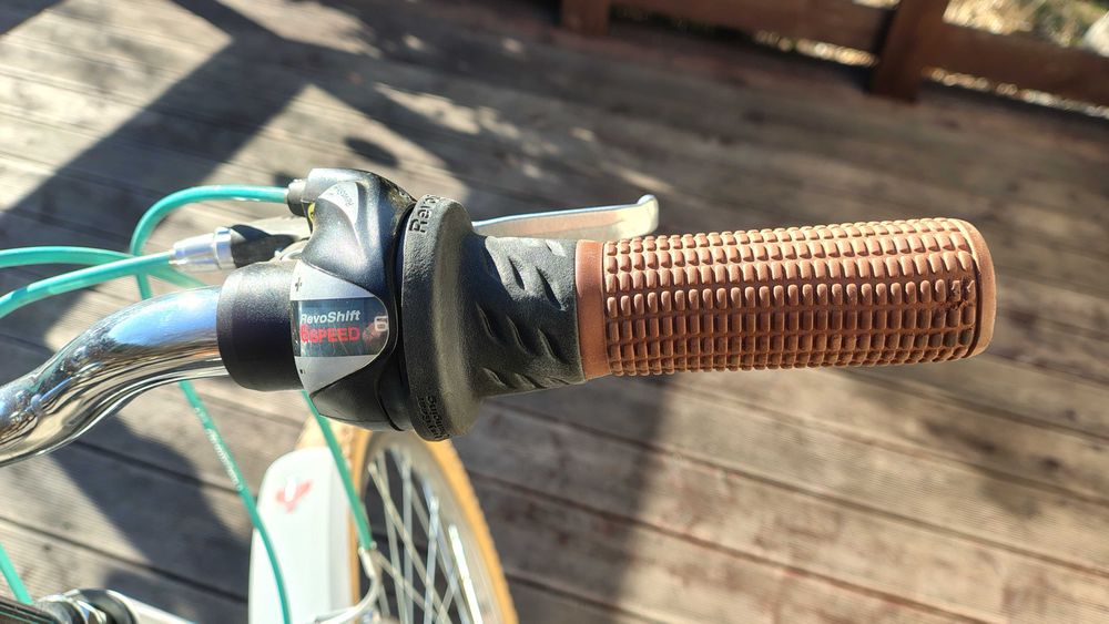 Rower damski/dziewczęcy biały 24"