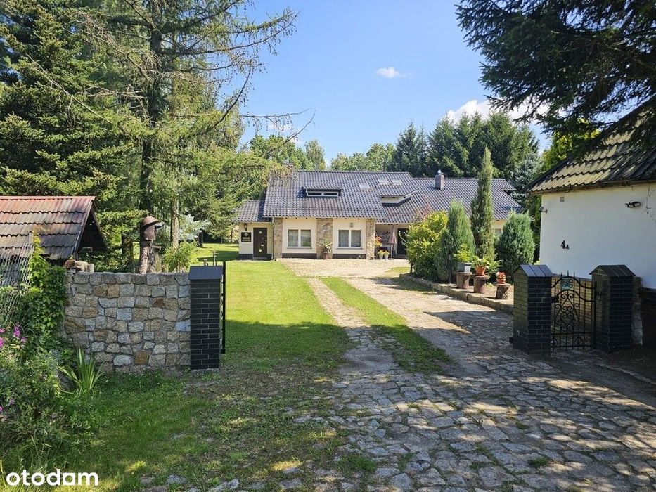 Dom wolnostojący z dużą działką i garażem