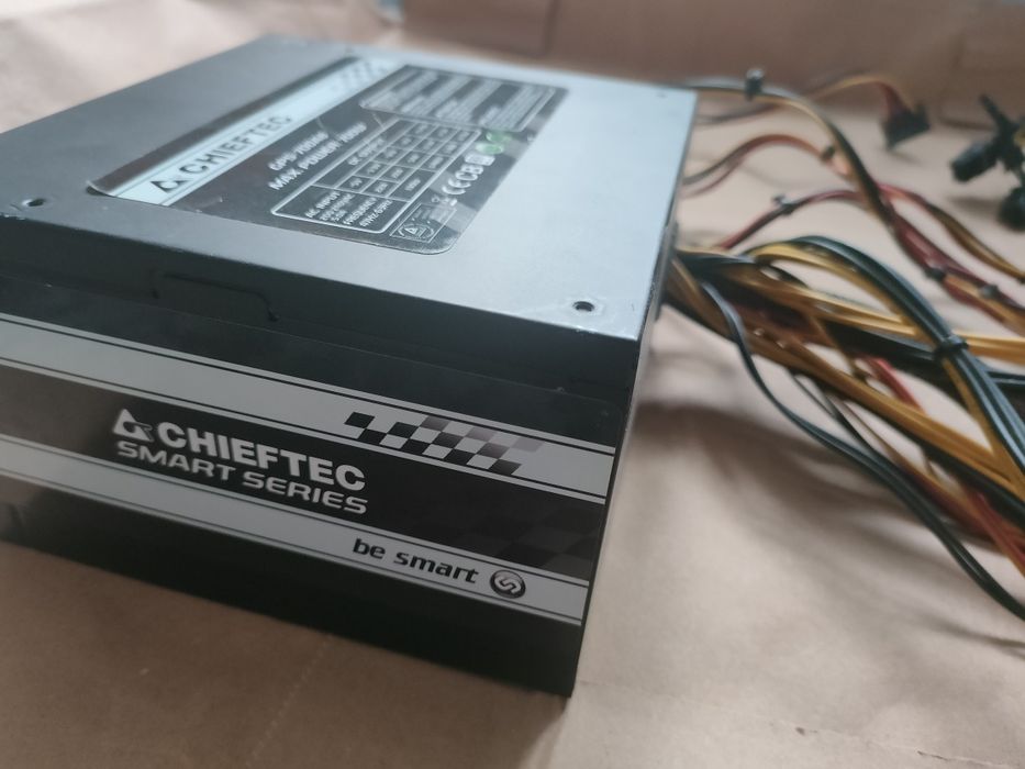 Блок живлення Chieftec gps 700a8