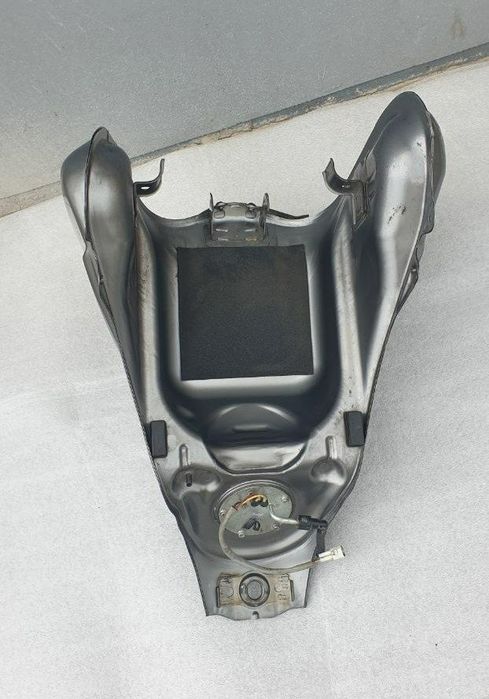 Паливний бак Suzuki V-Strom 650
