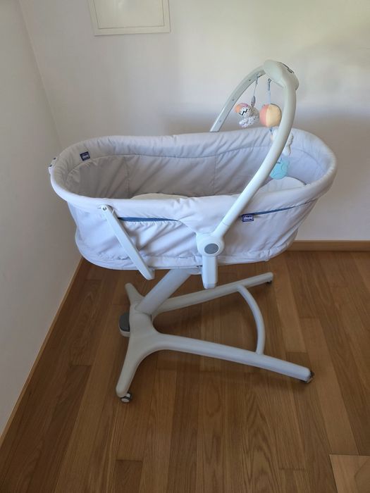 Berço Chicco Baby Hug 4 em 1 Glacial com colchão para venda