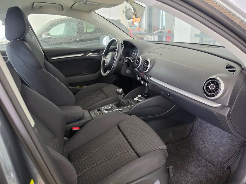 Audi  A3 Sportback 1.6 TDI SLINE foto 4