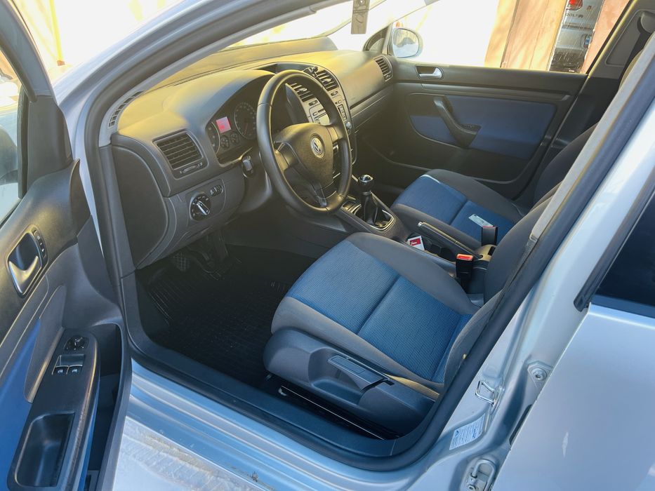 Продам  VW Golf 5