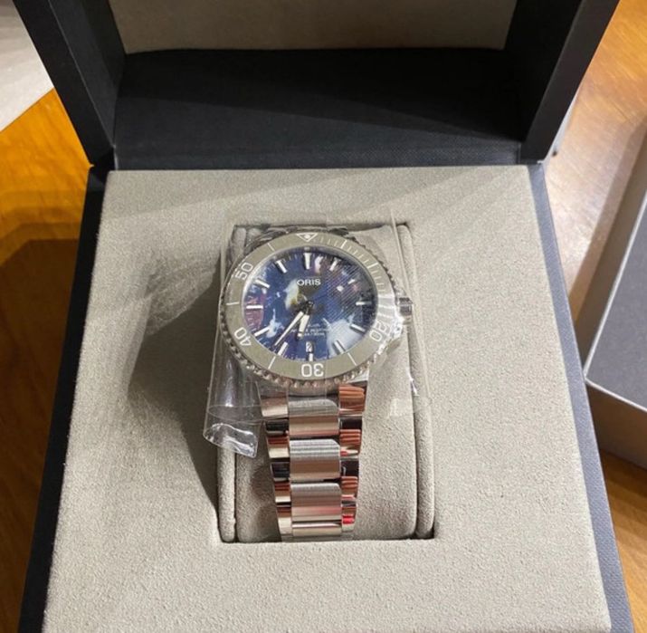 Relógio Oris Aquis date