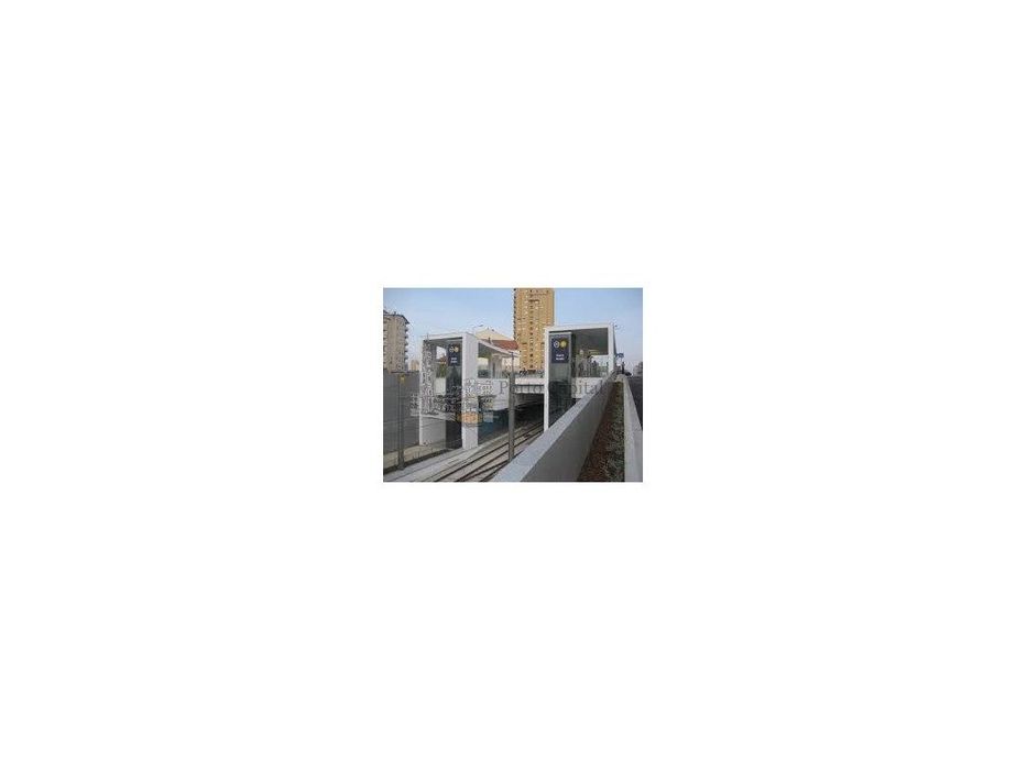 Excelente Apartamento T1, Com Lugar De Parqueamento, Junto Ao Metro...