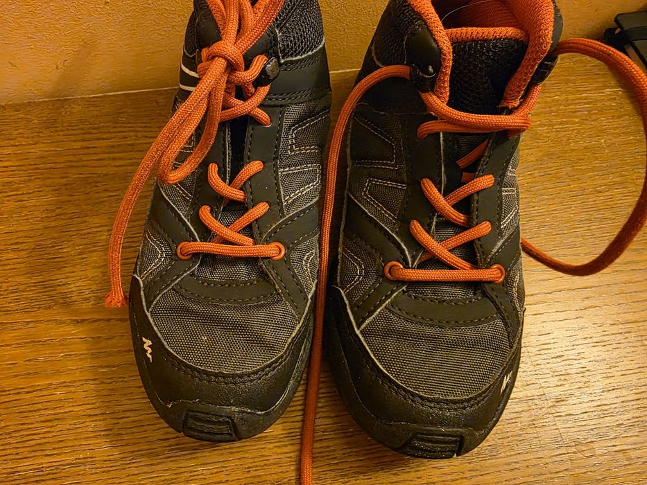 Wysokie buty trekkingowe Quechua rozmiar 33