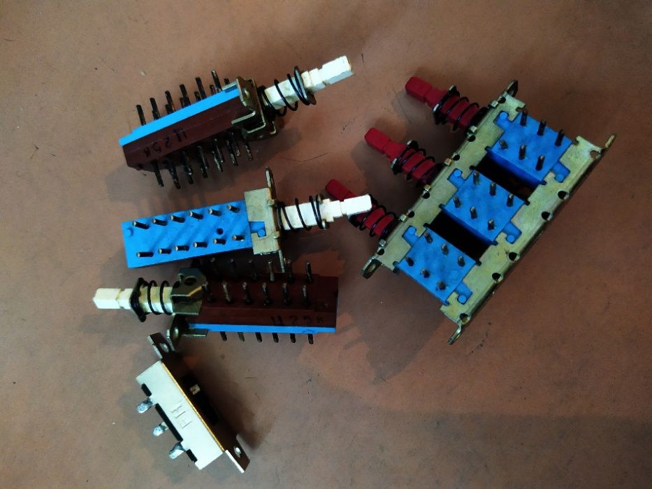 Продам переключатели 11П3НПМ-2 и -4