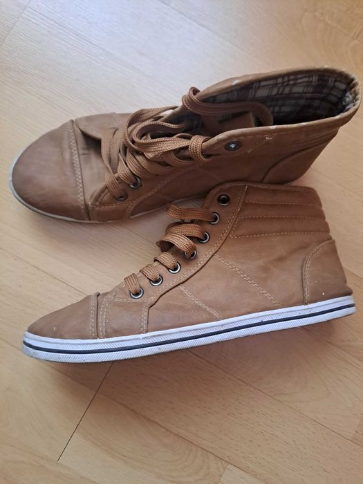 Paczka ubrań i buty