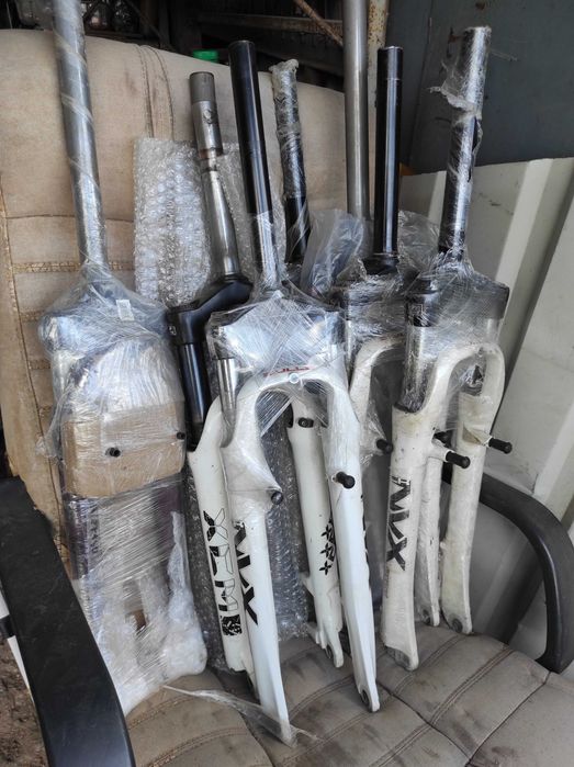 Пружинная алюминиевая вилка 26-28" SR Suntour на спортивный велосипед ...