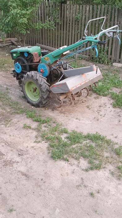 Продам мотоблок Zubr