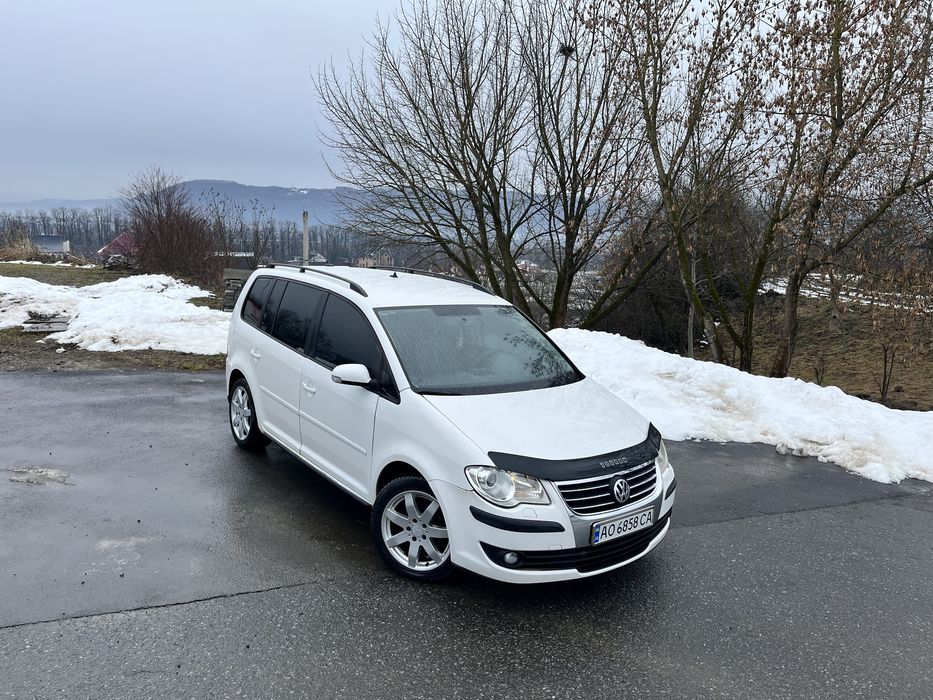 Продаю Volkswagen Touran 1.9 дизель