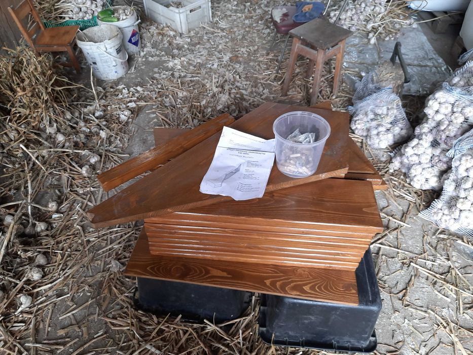 Schody strychowe drewniane prawoskrętne 80