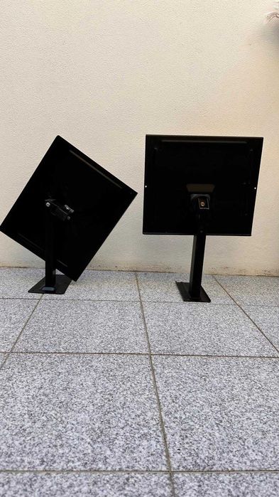 Suporte de parede para televisão.64729611985281121