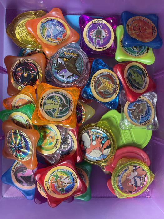 Diferentes tazos pokemon