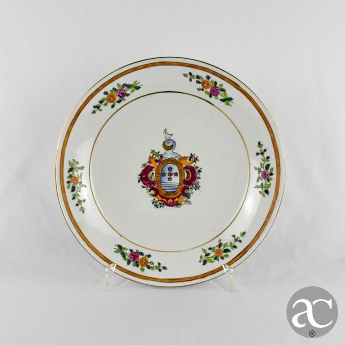 Grande prato, China, com brasão do Morgado de Sobral de Monte Agraço