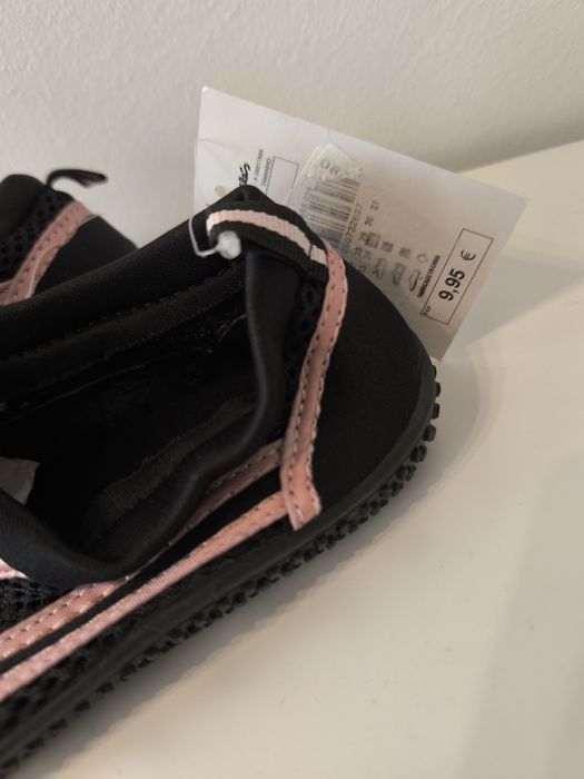 Sapatos de Água Novos da Boomerang