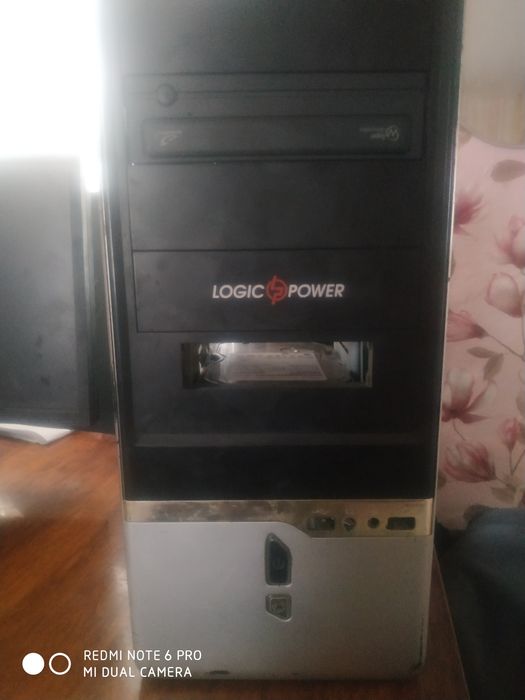 Компютер с монитором