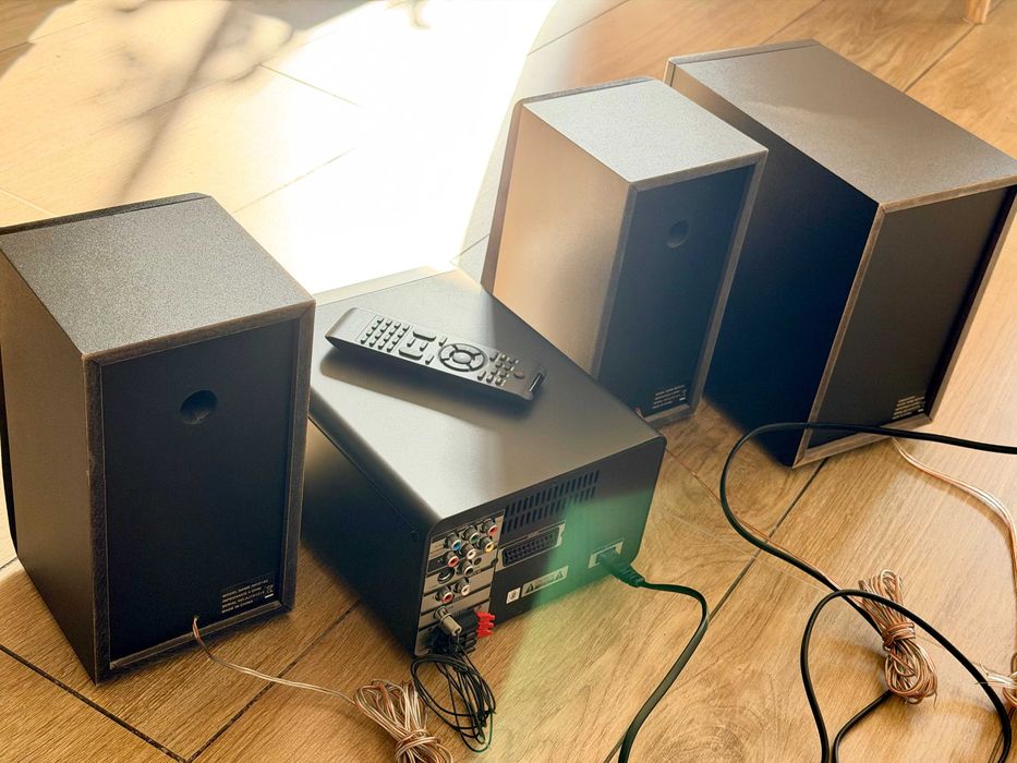 Mikrowieża 2.1 Philips MCD183 z subwooferem / USB / CD / DVD / MP3 / ładny stan + pilot